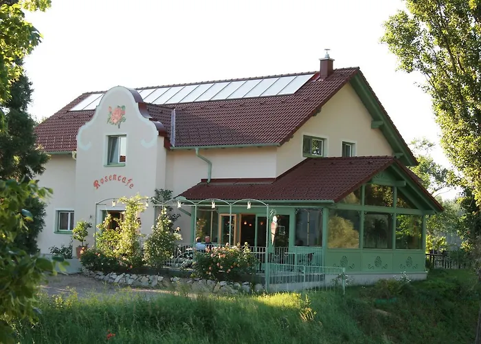 Rosenhotel - Serviced 4* Zwentendorf